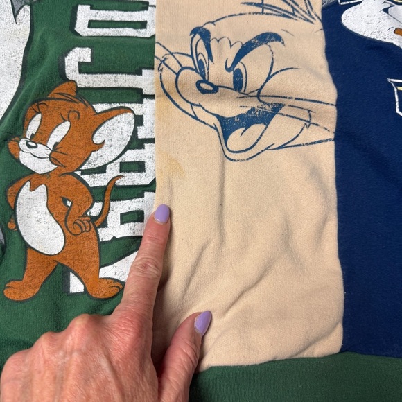 Tom and Jerry Colorblock Sweatshirt graphic Crewneck - Picture 8 of 8